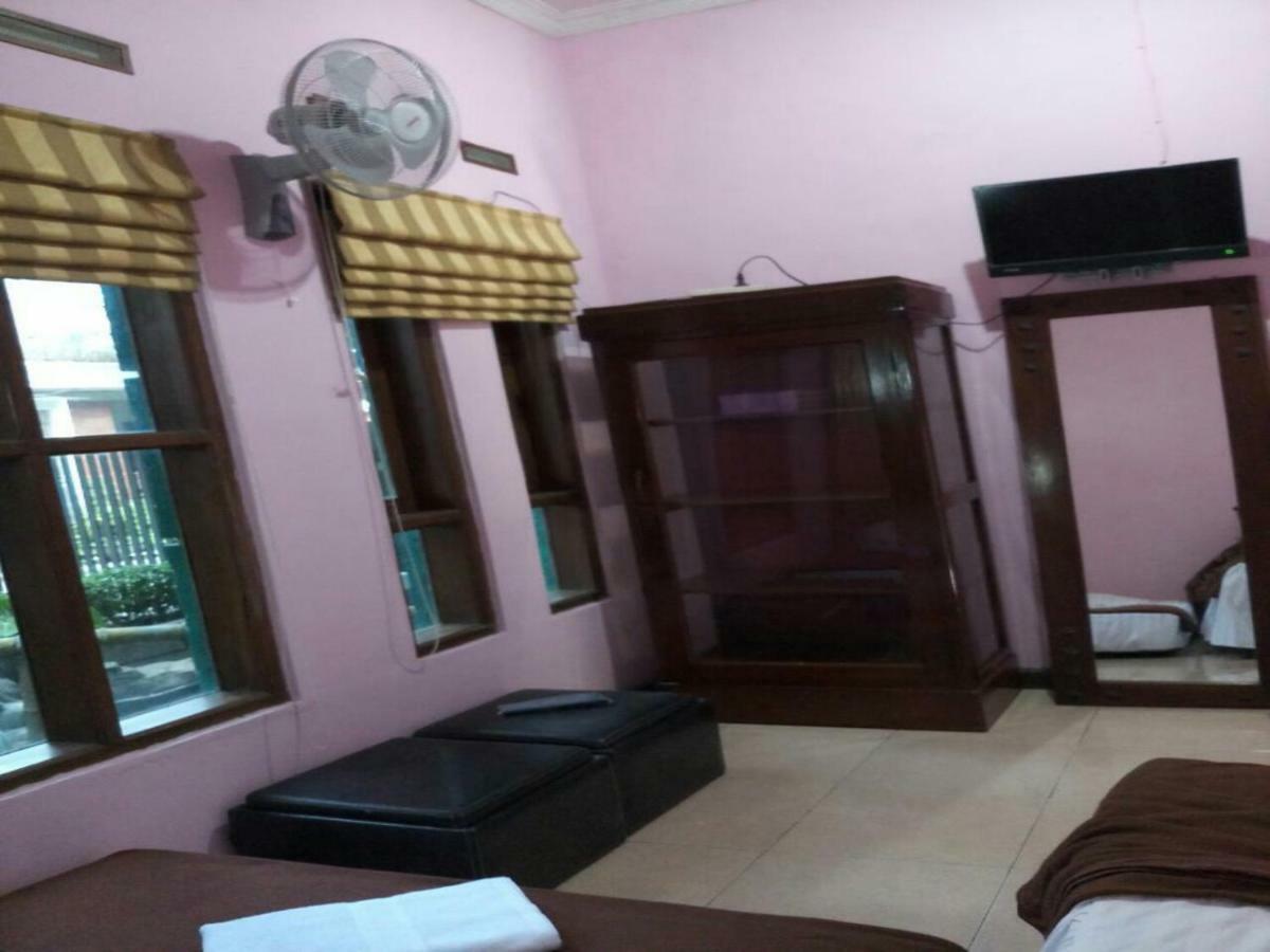 Seventeen Homestay Bandung Exterior photo